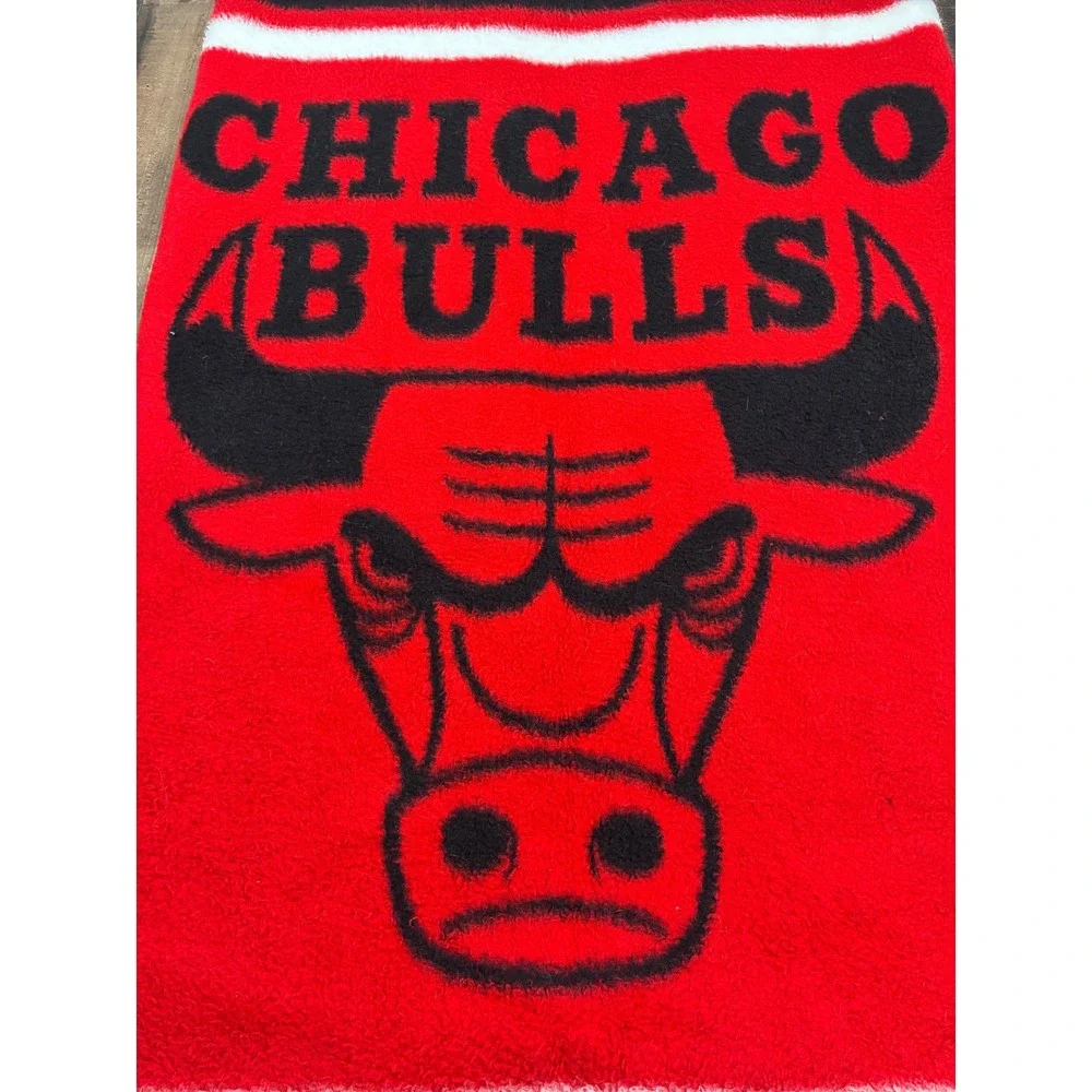 Chicago Bulls NBA Fleece‎ Throw Blanket Red Black Benny The Bull Logo Reversible